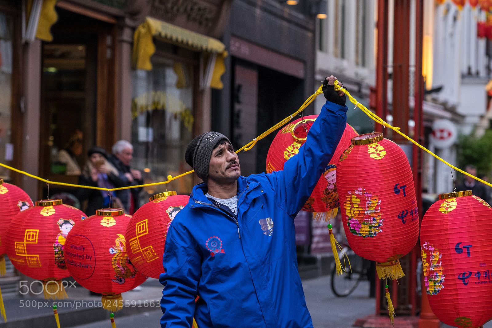 Fujifilm X-T1 sample photo. Raising the lanterns photography
