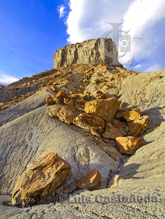 Panasonic Lumix DMC-L1 sample photo. Boulders. crosby canyon. photography