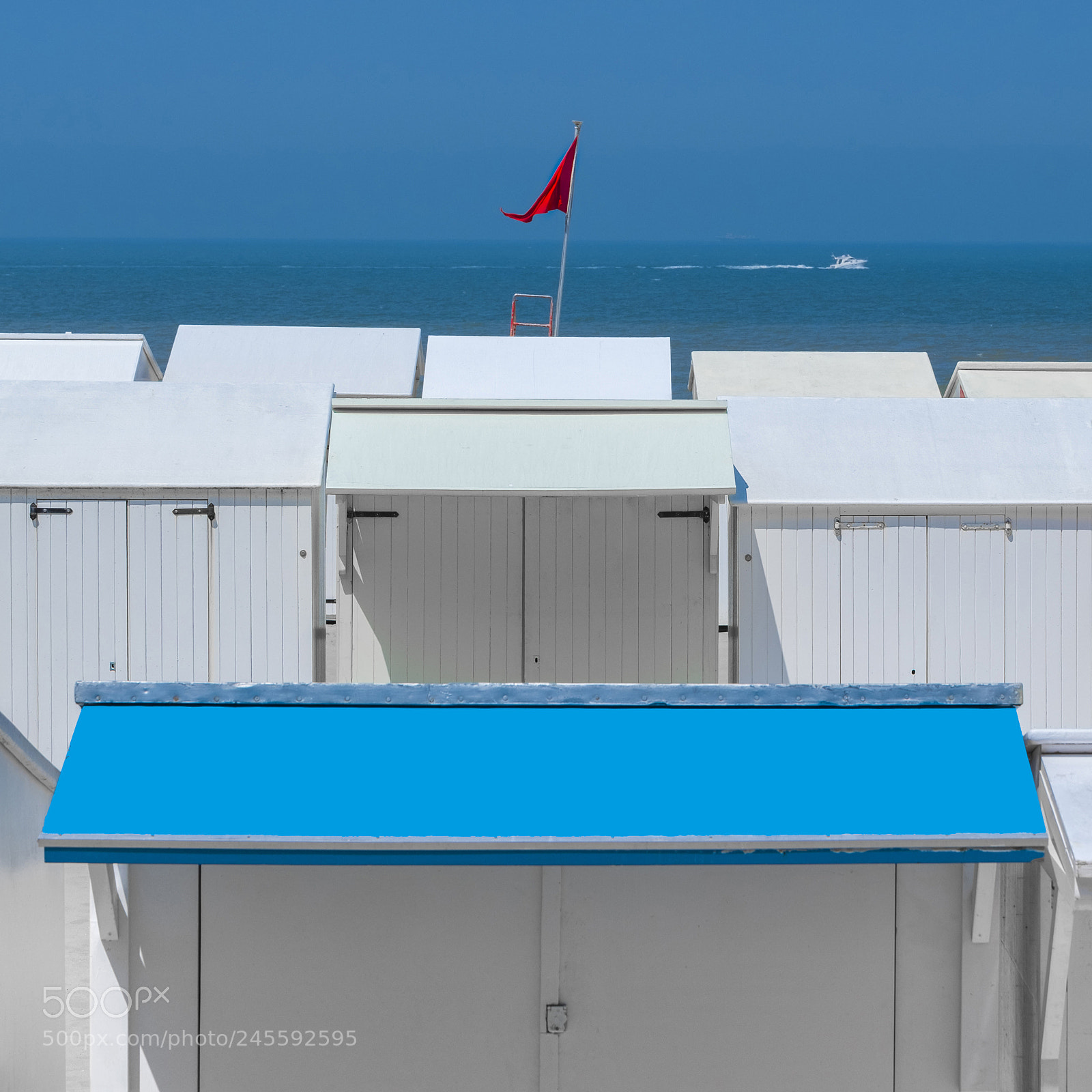 Fujifilm X-T20 sample photo. Red flag photography