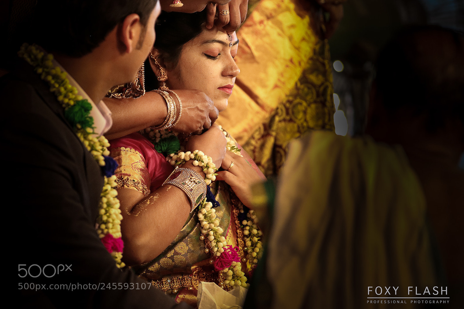 Canon EOS 700D (EOS Rebel T5i / EOS Kiss X7i) sample photo. Sourastra traditional marriage photography