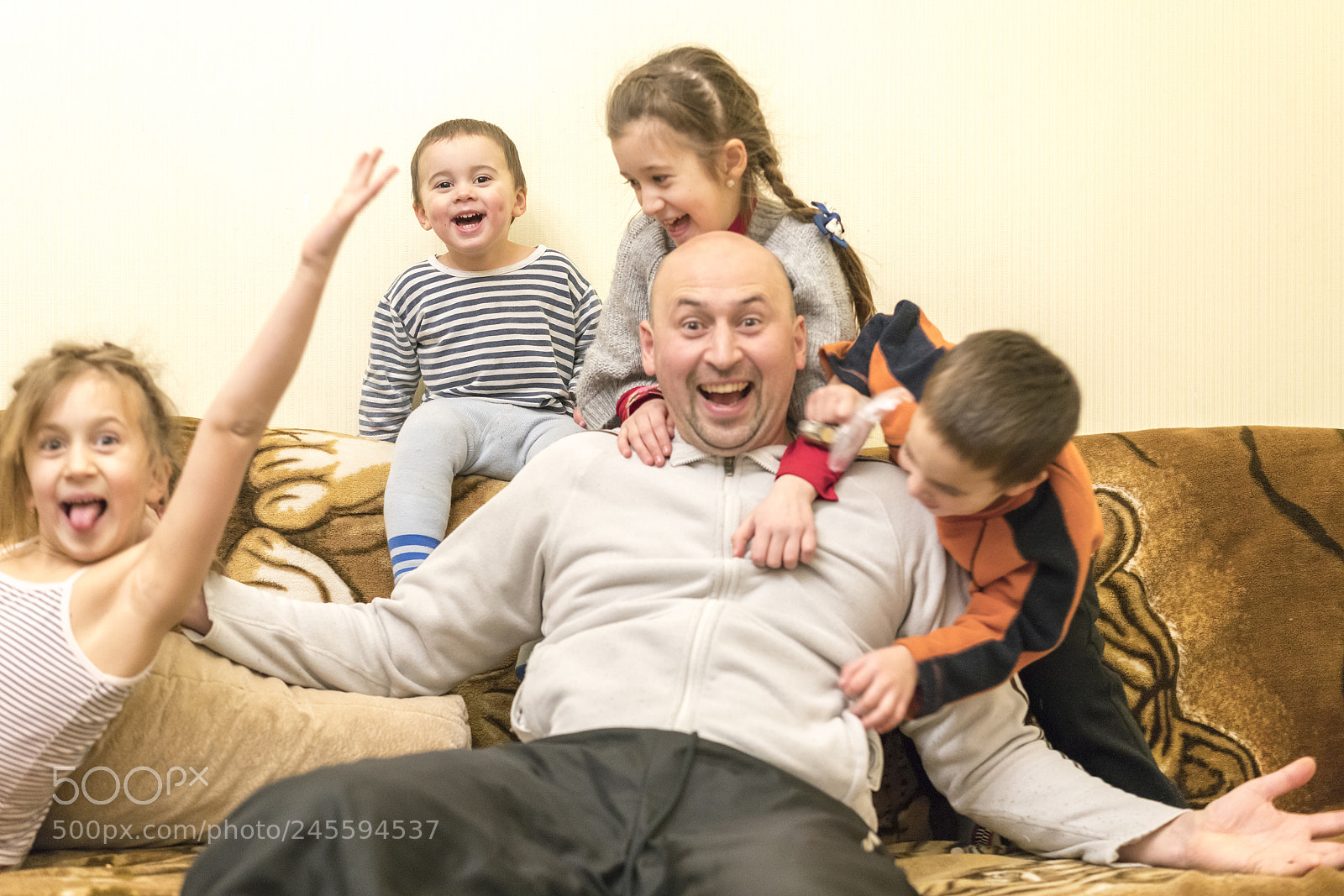 Sony a7R II sample photo. Happy dad with four photography