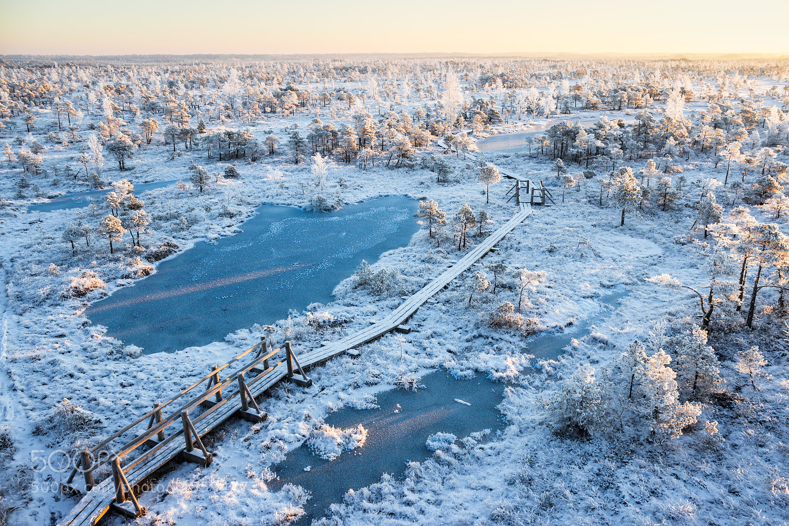 Canon EOS 600D (Rebel EOS T3i / EOS Kiss X5) sample photo. Frozen land photography