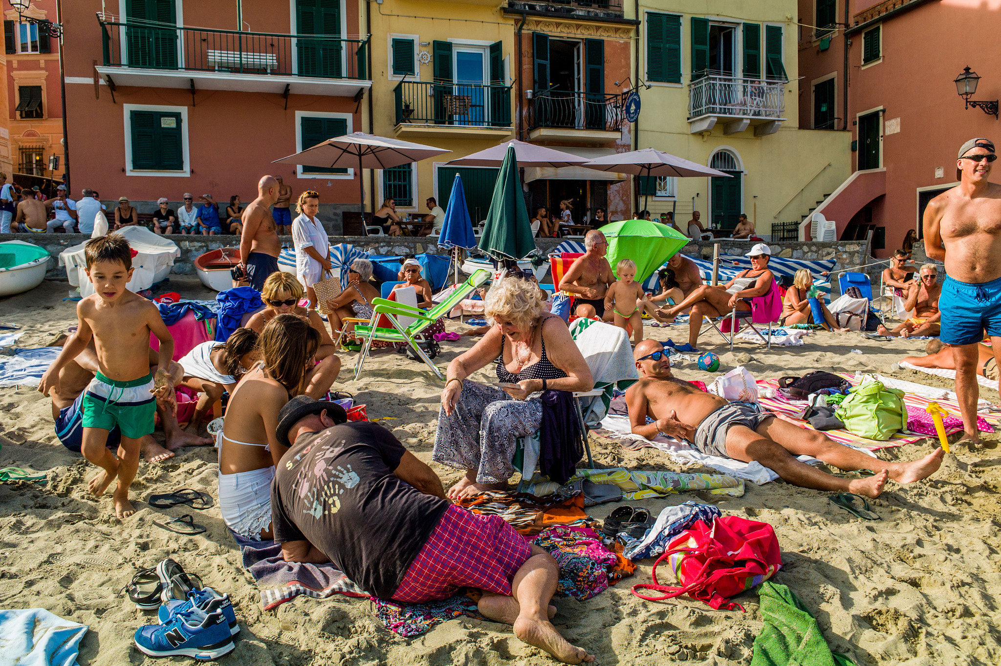 Elmarit-M 28mm f/2.8 (III) sample photo. Messy beach photography