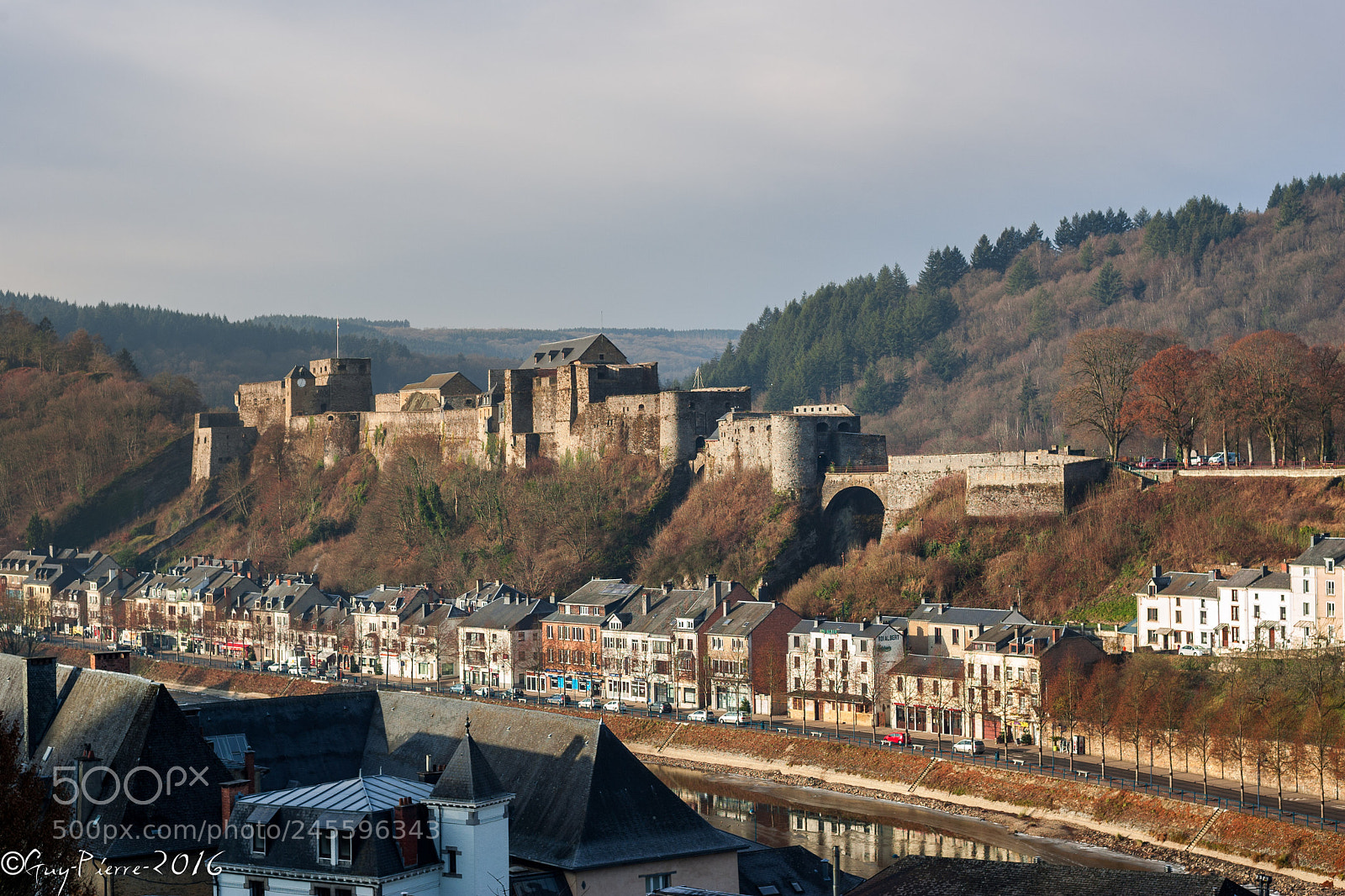Canon EOS-1D Mark II sample photo. Château de bouillon photography