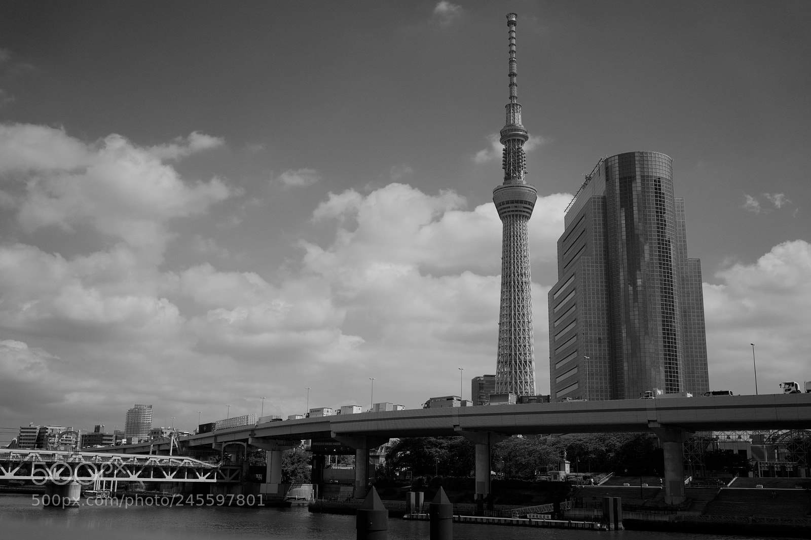 Sony a7 sample photo. Glass, steel, concrete, and photography