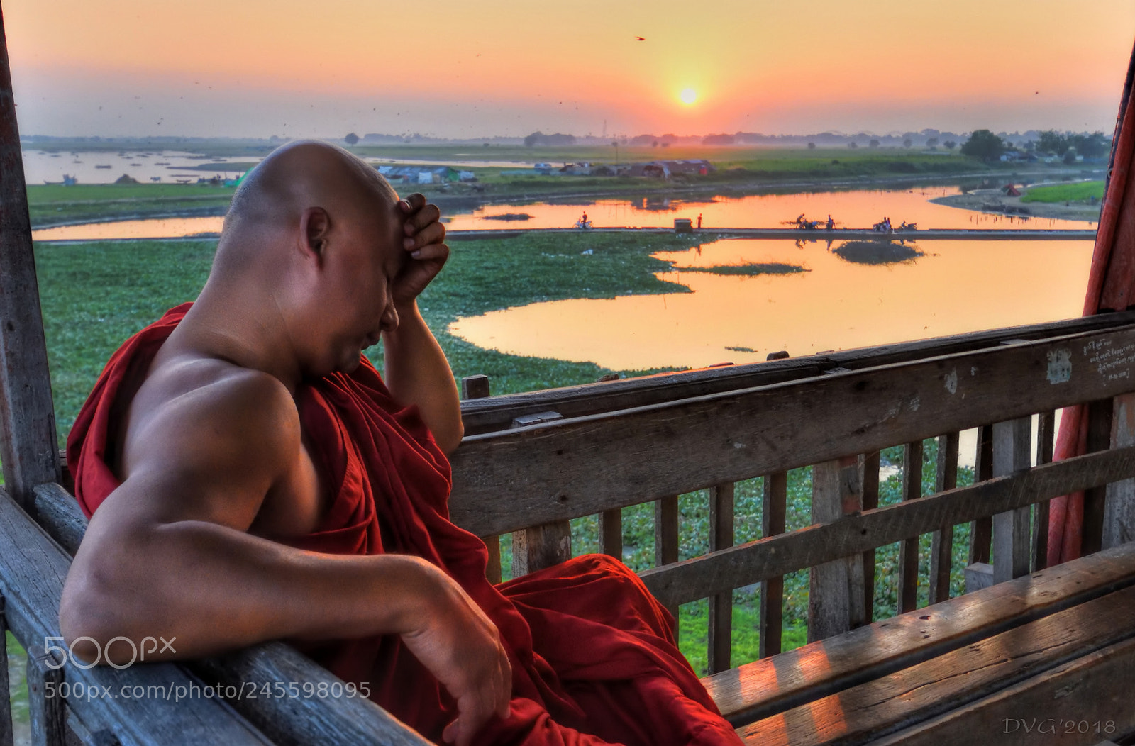 Nikon D5500 sample photo. Crepuscular meditation photography