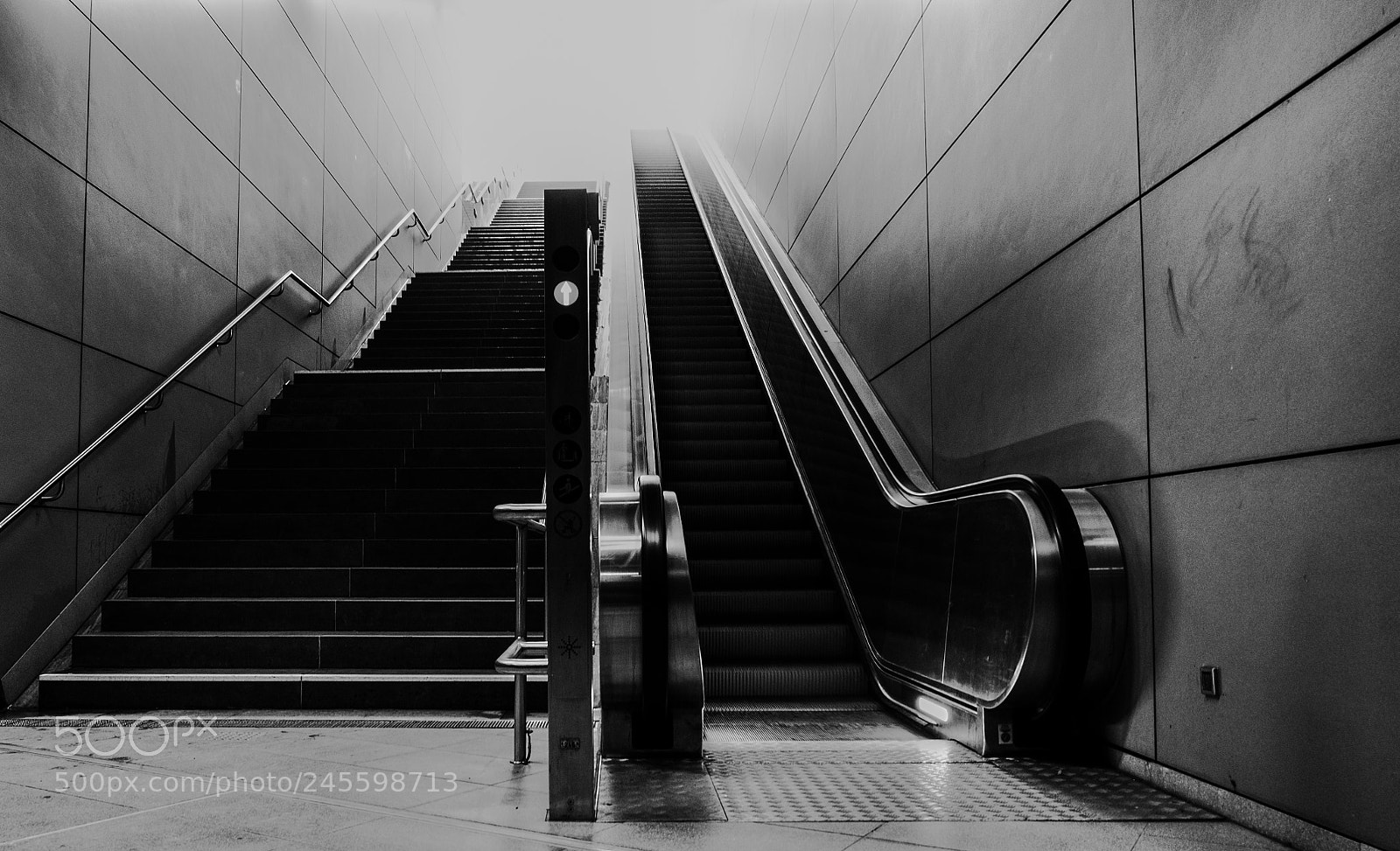 Fujifilm X-T10 sample photo. Escalator to heaven photography
