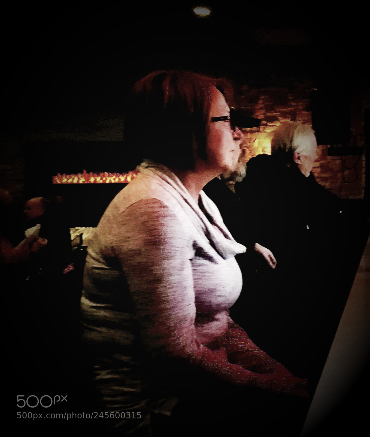 HUAWEI P10 sample photo. Woman sitting at bar photography