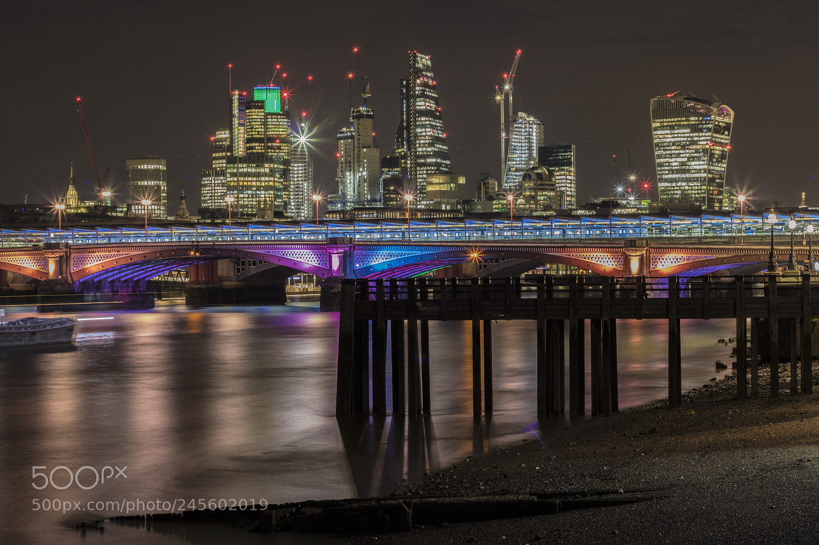 Canon EOS 750D (EOS Rebel T6i / EOS Kiss X8i) sample photo. Blackfriars bridge photography
