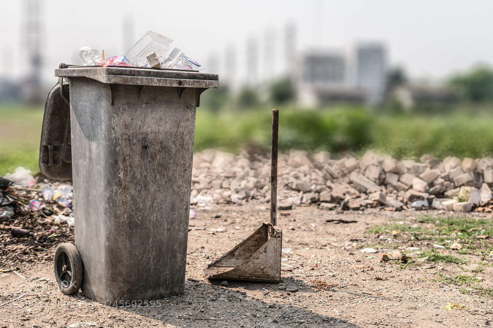 Sony a6500 sample photo. Recycle bin photography