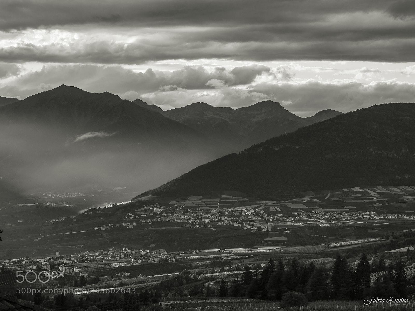 Olympus OM-D E-M1 Mark II sample photo. Valley photography