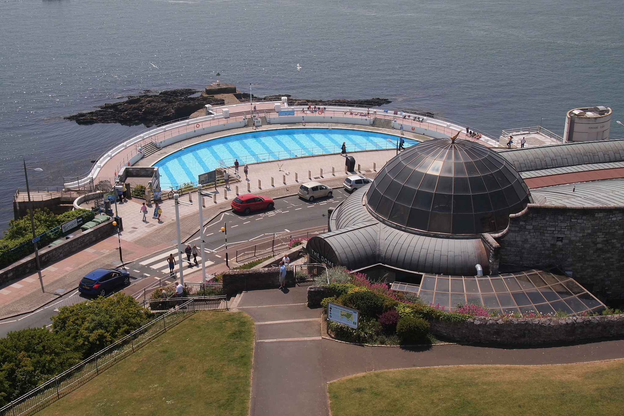Olympus PEN E-PL2 sample photo. Tinside pool photography