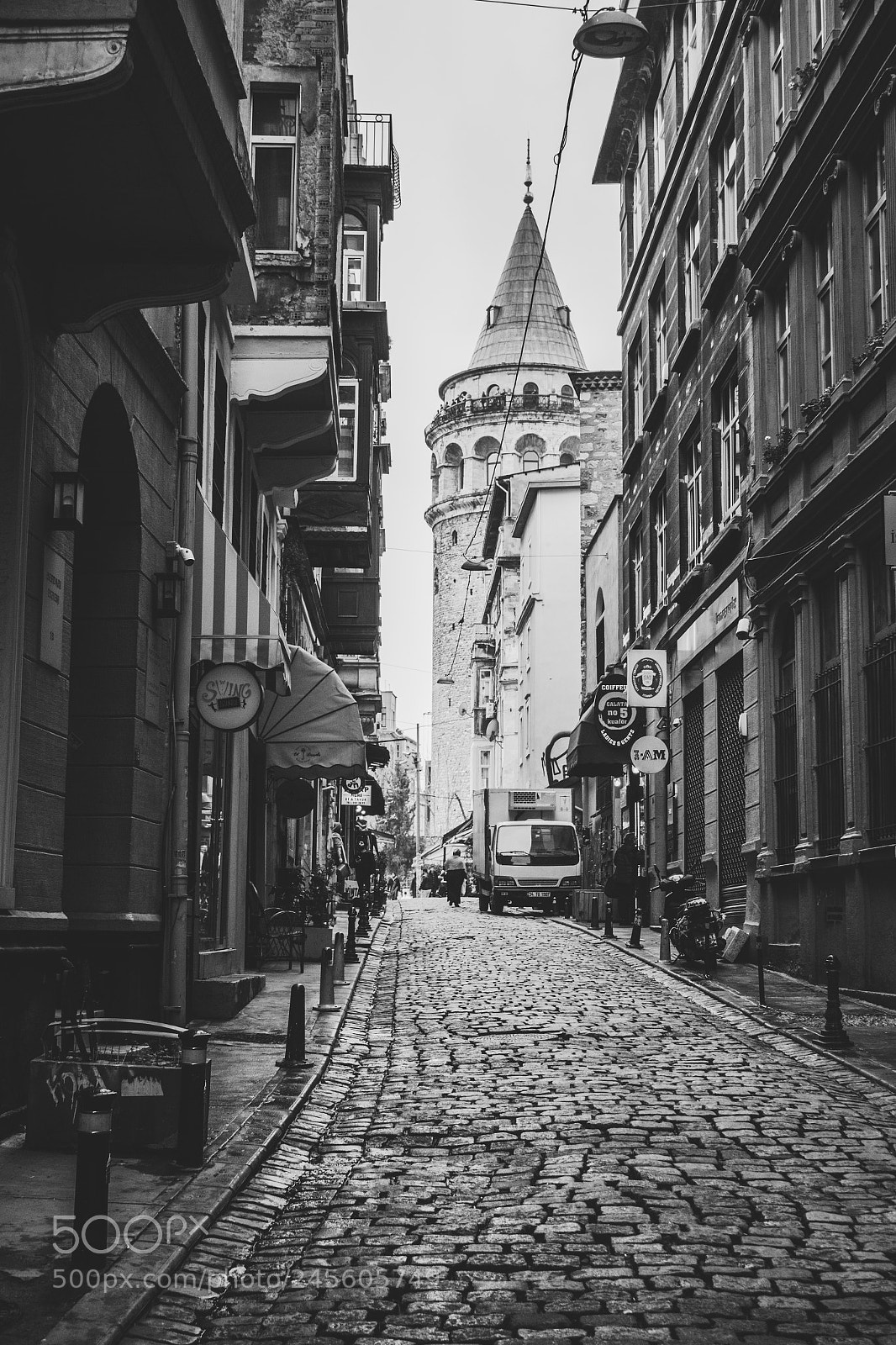 Canon EOS 700D (EOS Rebel T5i / EOS Kiss X7i) sample photo. The streets of galata. photography