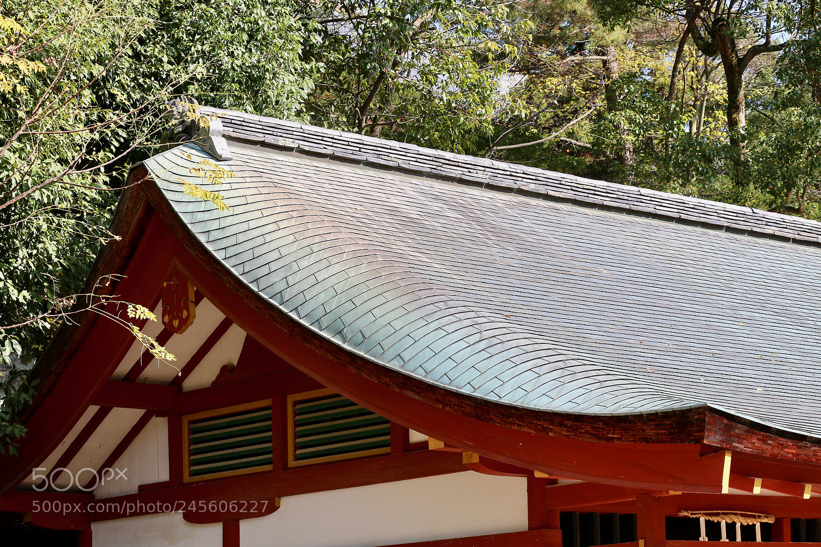 Canon EOS 100D (EOS Rebel SL1 / EOS Kiss X7) sample photo. Japanese temple roof photography