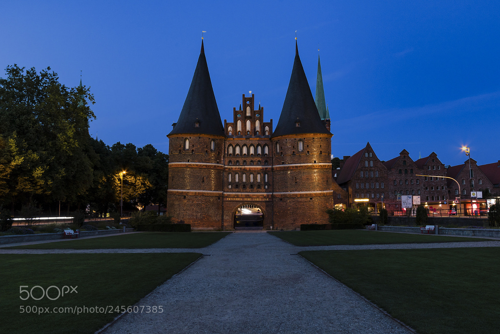 Canon EOS 7D Mark II sample photo. Holstentor photography