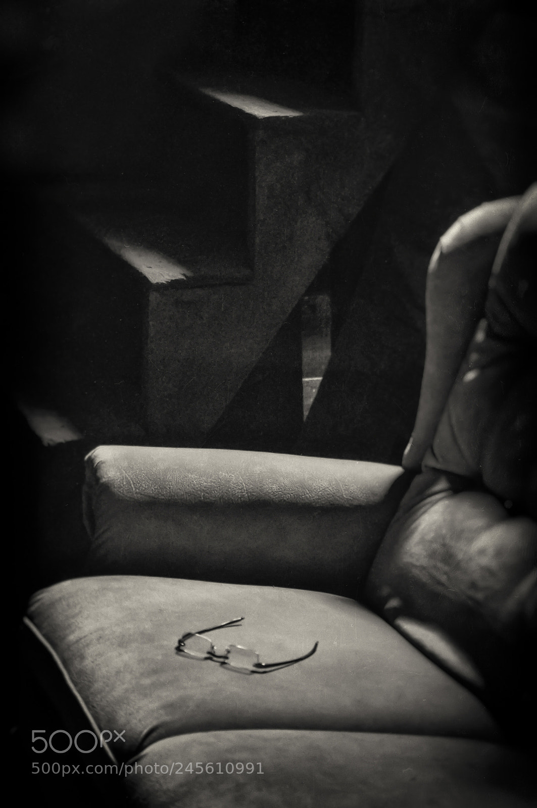 Nikon D90 sample photo. His big chair. photography