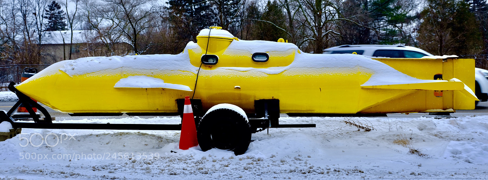 Fujifilm GFX 50S sample photo. Yellow submarine at winter photography