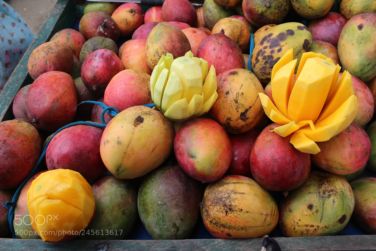 Canon EOS 100D (EOS Rebel SL1 / EOS Kiss X7) sample photo. Quien quiere mango? photography