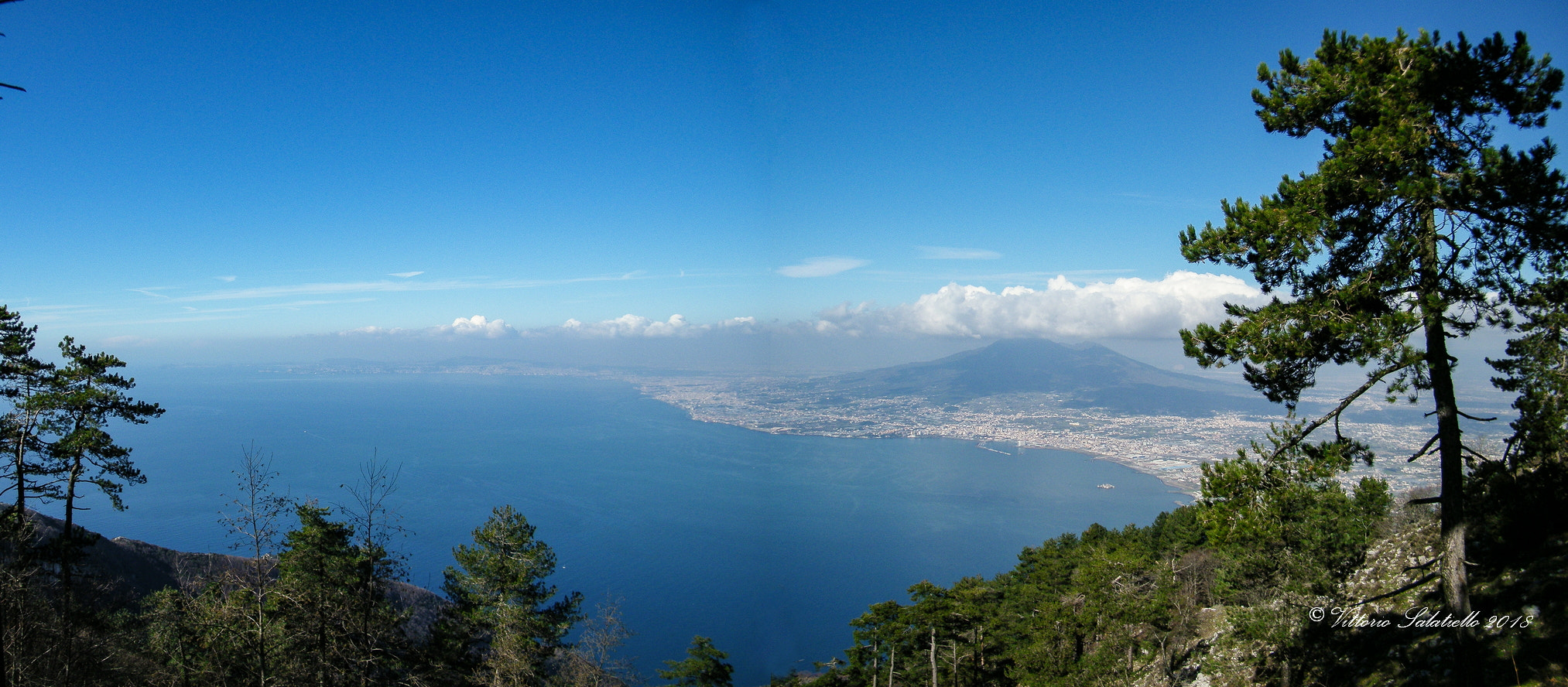 Fujifilm FinePix S2000HD sample photo. Golfo di napoli photography