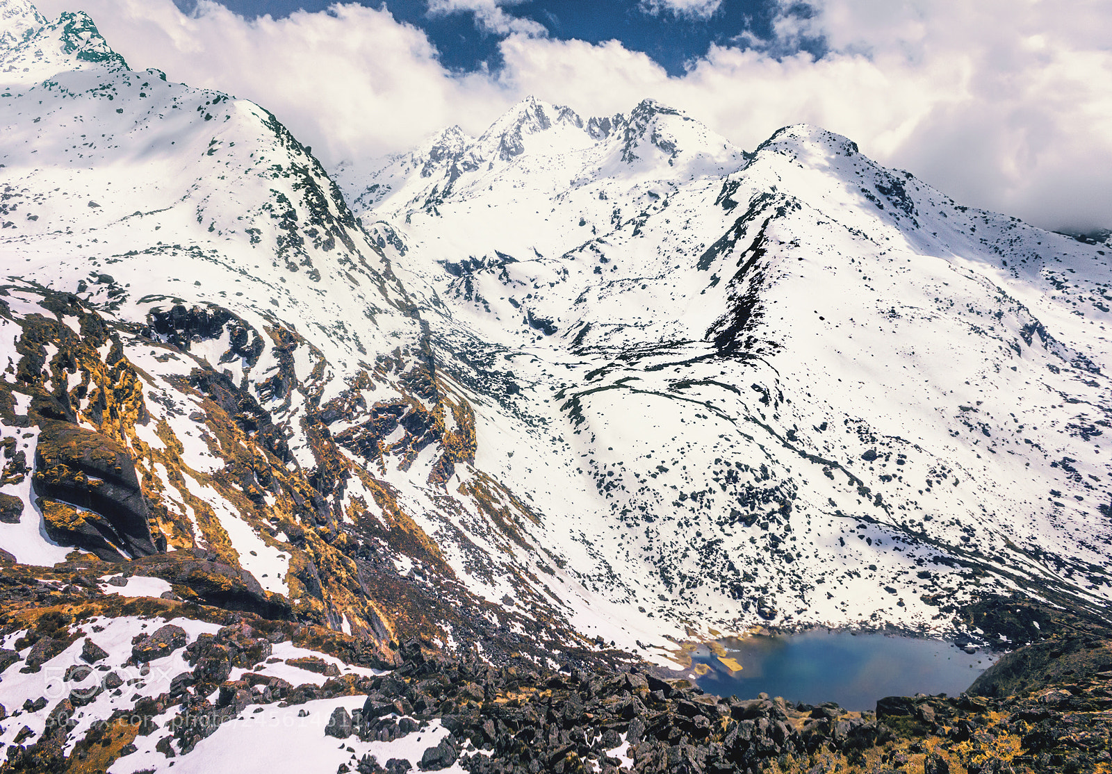 Canon EOS 550D (EOS Rebel T2i / EOS Kiss X4) sample photo. Saraswati kunda. nepal photography