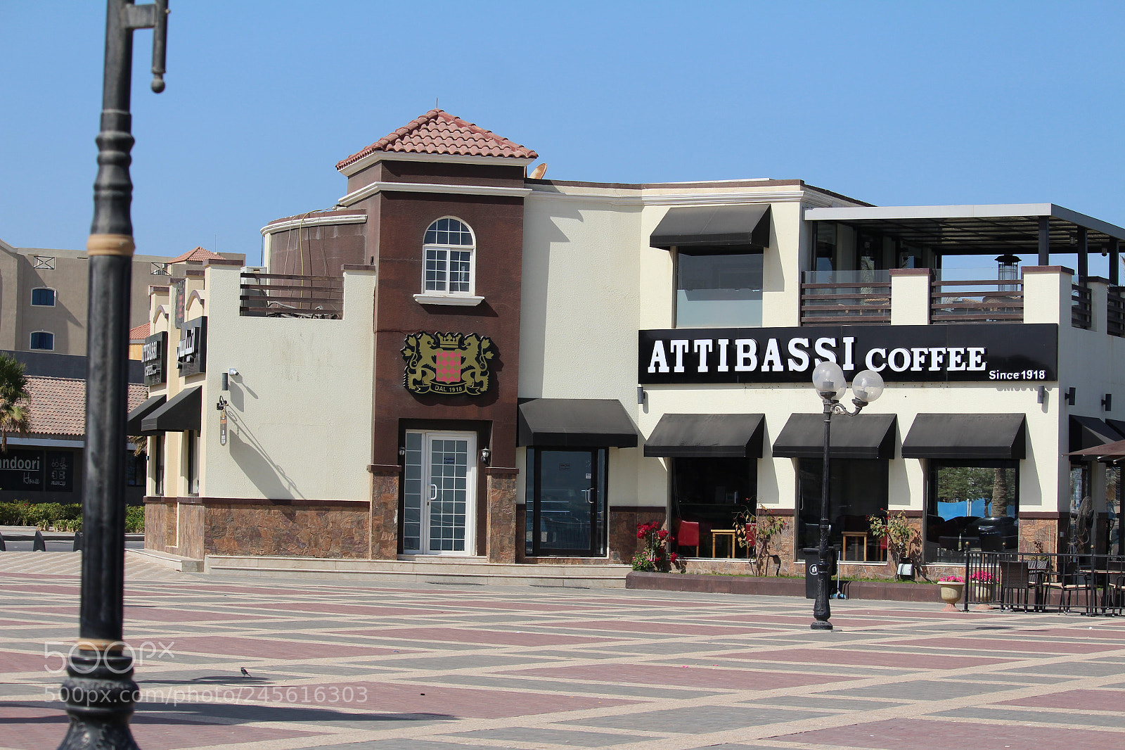 Canon EOS 700D (EOS Rebel T5i / EOS Kiss X7i) sample photo. Jubail sea front cafe photography