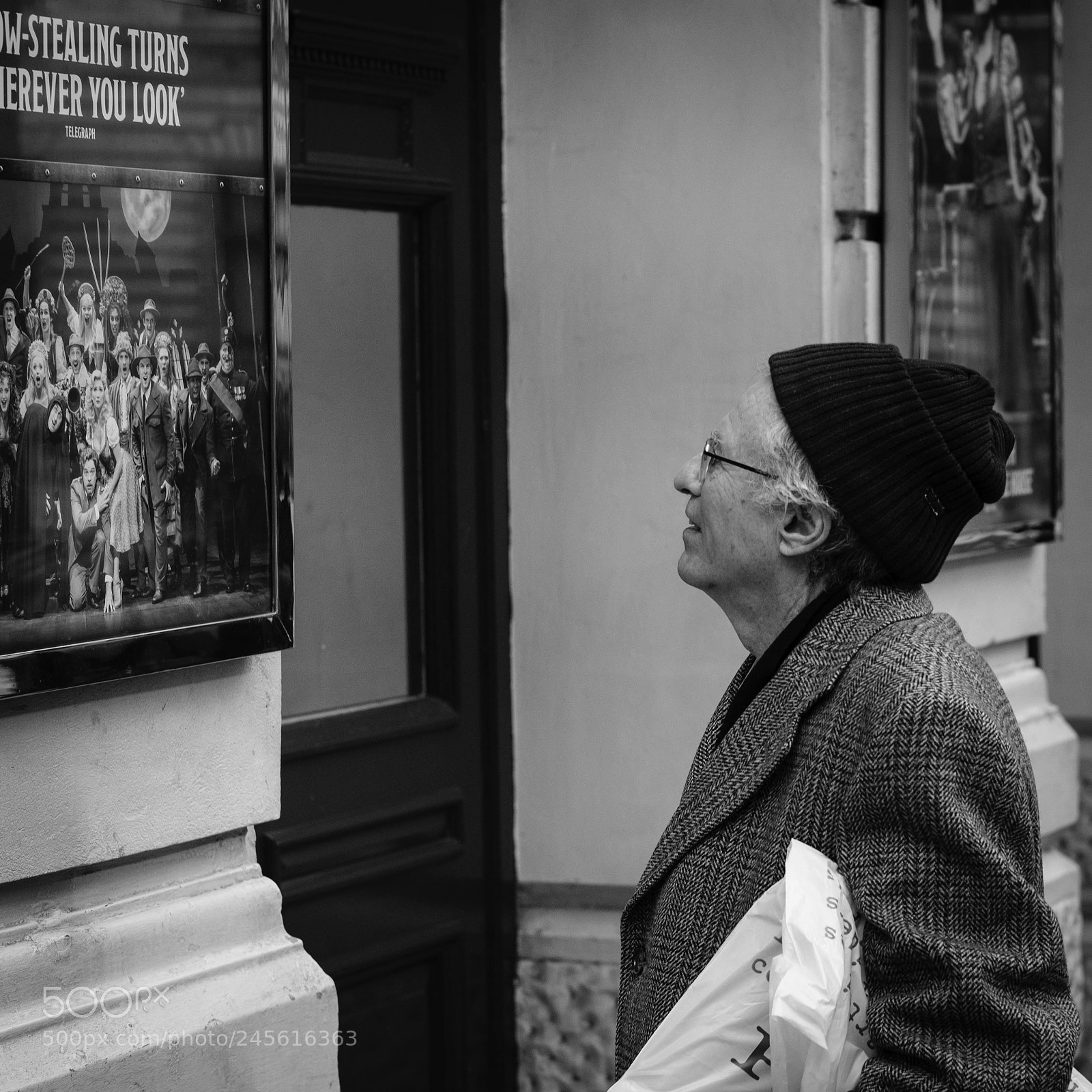 Fujifilm X-T2 sample photo. Did he book tickets photography