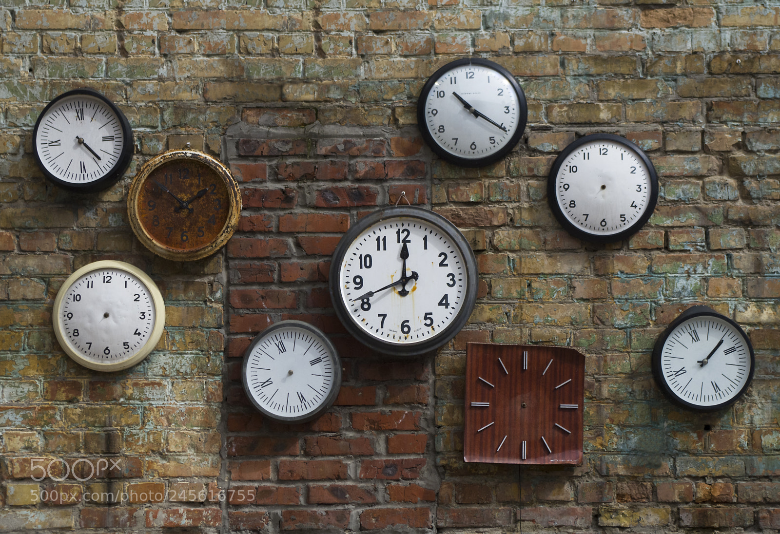 Pentax K-30 sample photo. Old clock on a photography