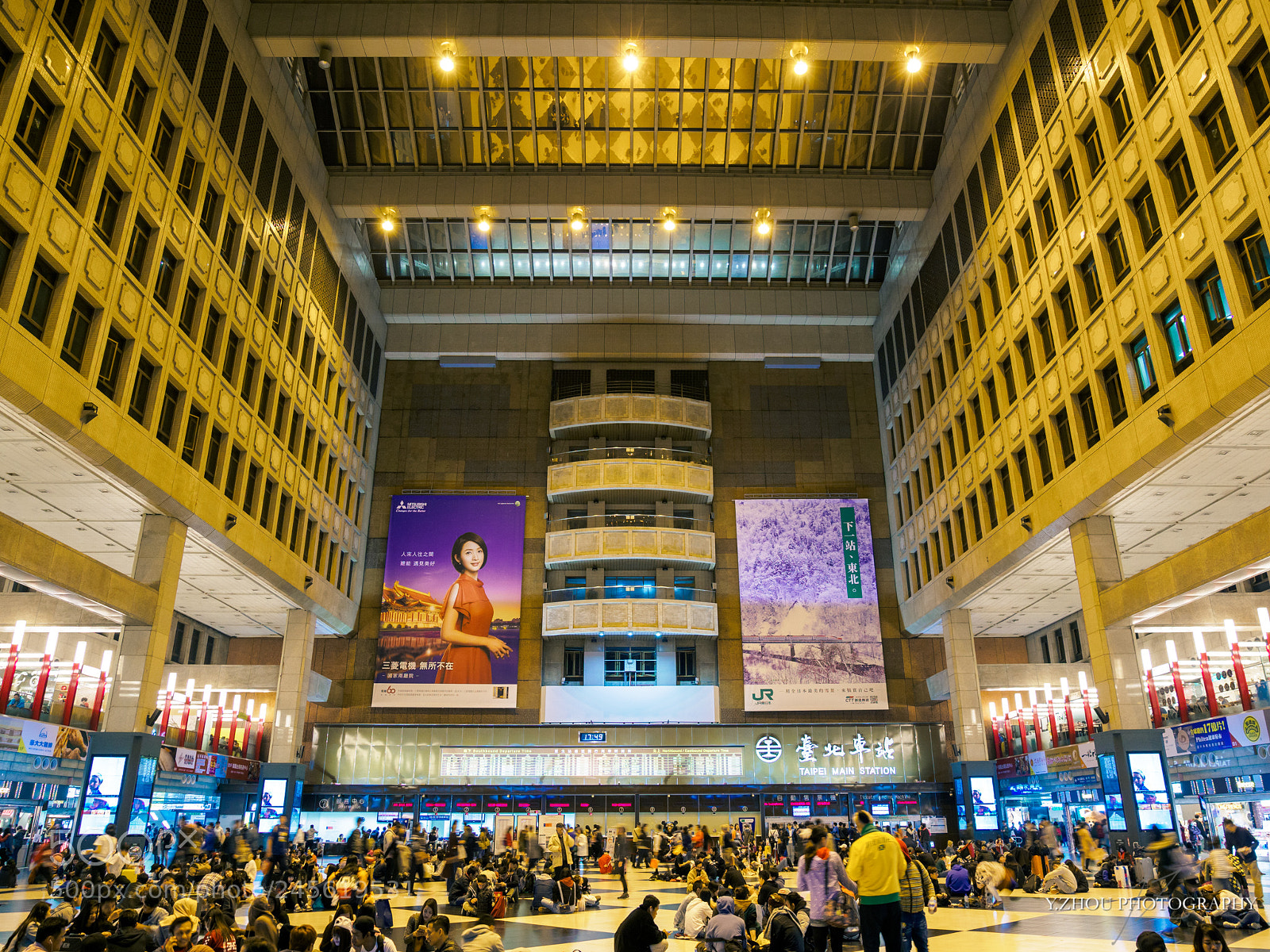 Olympus OM-D E-M1 Mark II sample photo. Taipei station photography