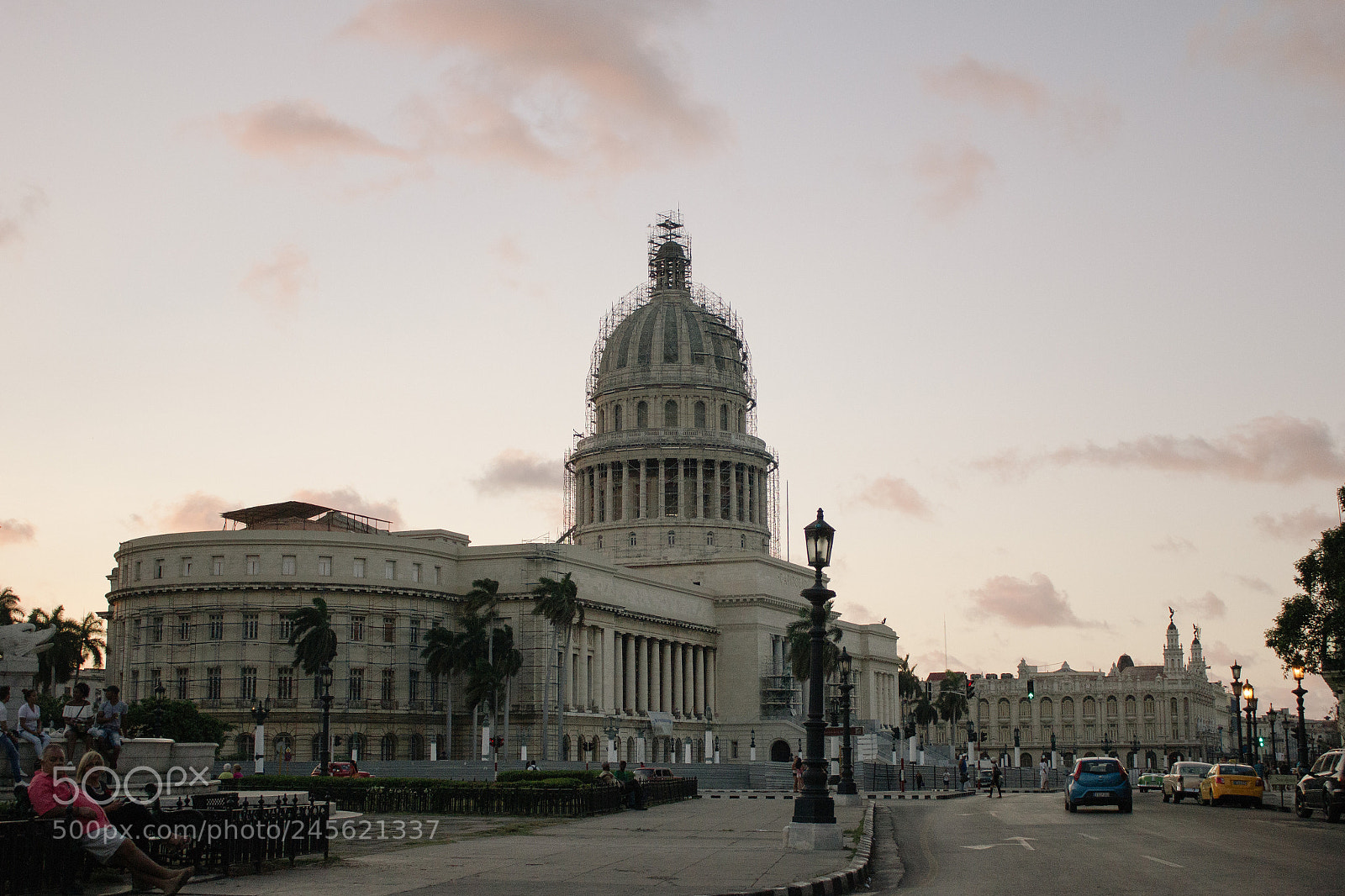Canon EOS 550D (EOS Rebel T2i / EOS Kiss X4) sample photo. El capitolio in havana photography