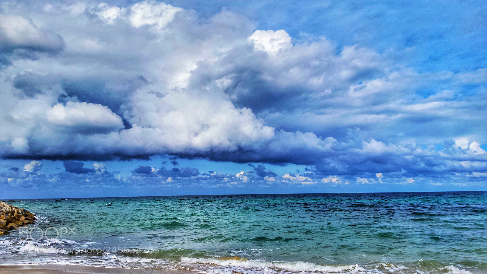 Samsung Galaxy S4 sample photo. Clouds vs sea photography