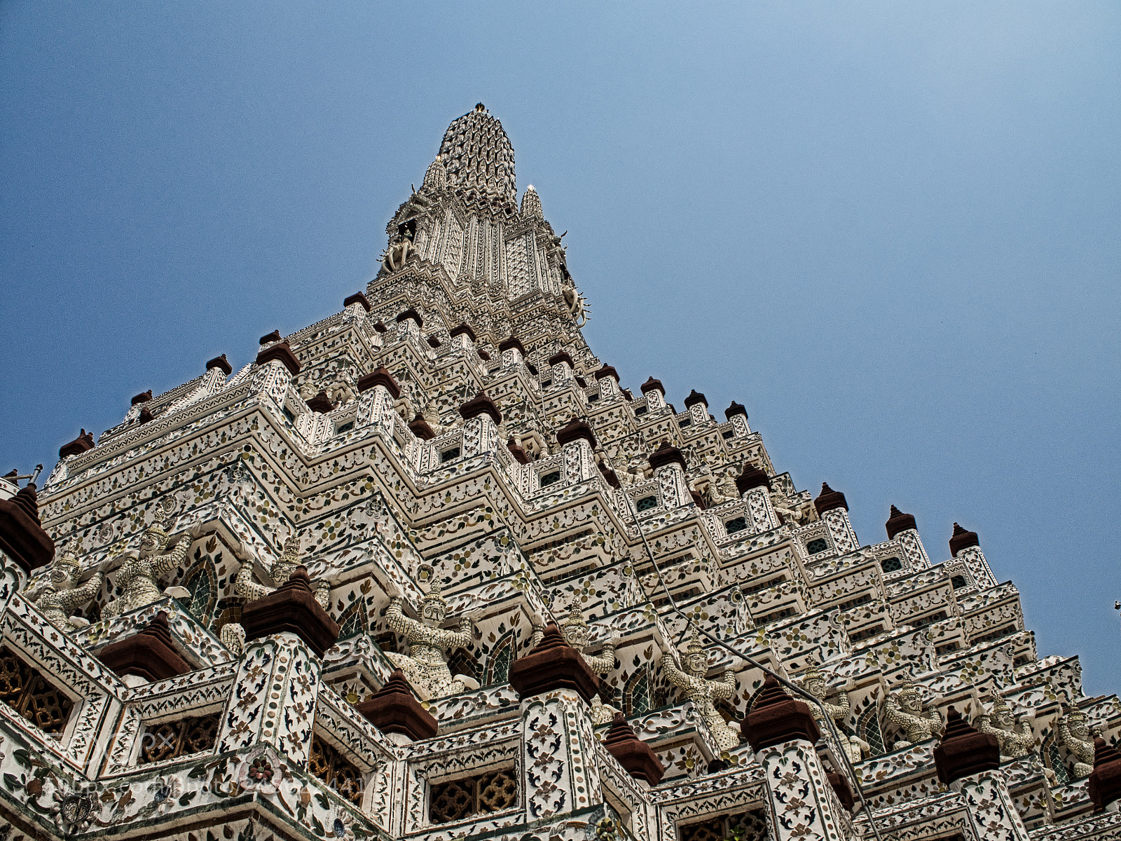 Olympus OM-D E-M10 II sample photo. Wat arun or temple photography