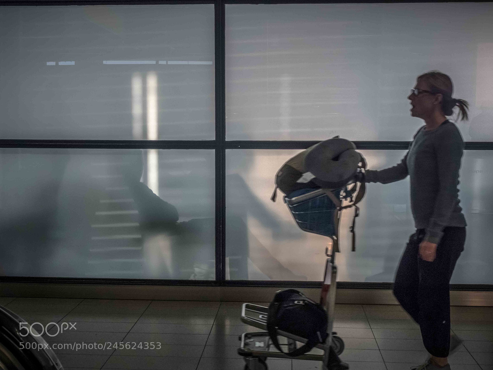 Olympus OM-D E-M5 II sample photo. Amsterdam airport photography