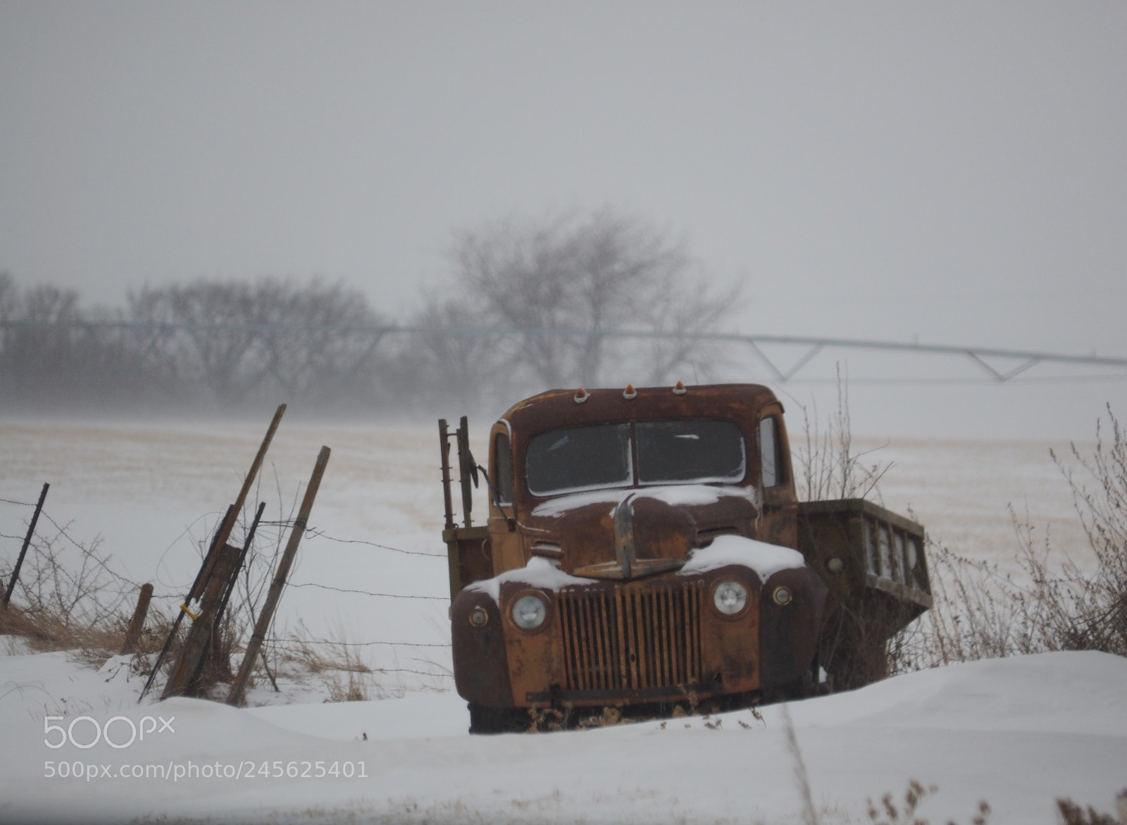 Olympus OM-D E-M1 sample photo. Old farm truck photography