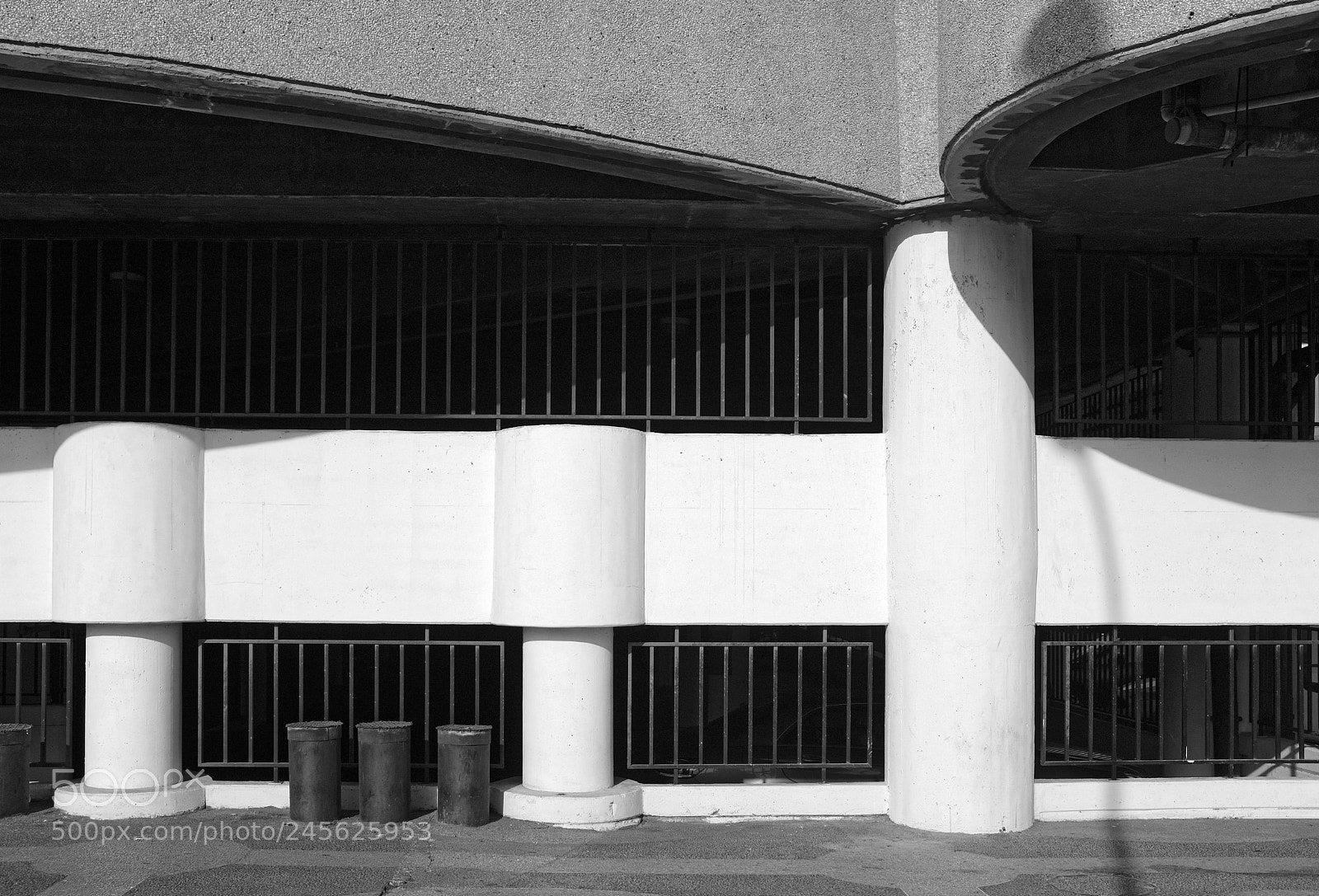 Fujifilm X100F sample photo. Geometry and light photography