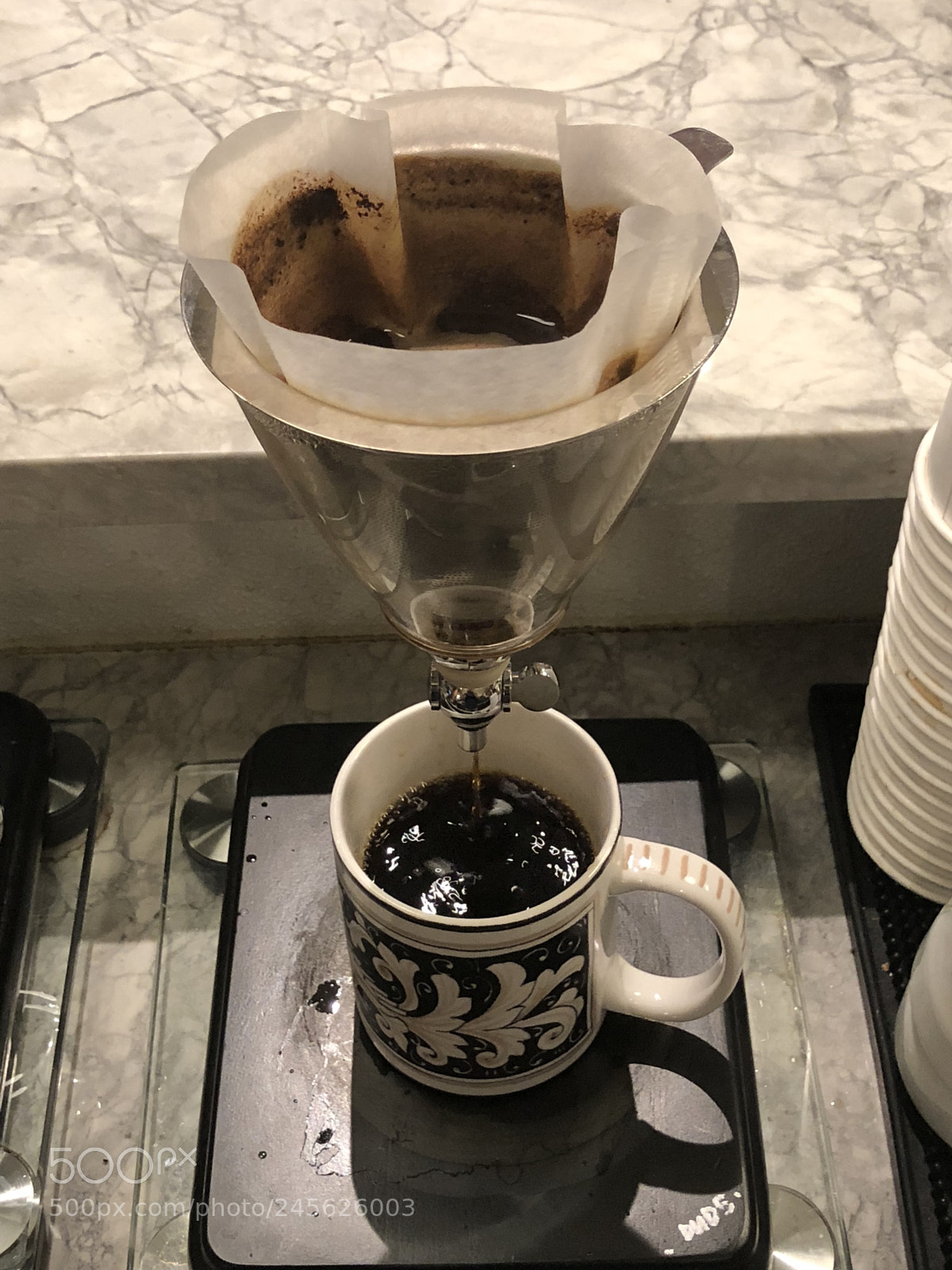 Apple iPhone X sample photo. Drip photography