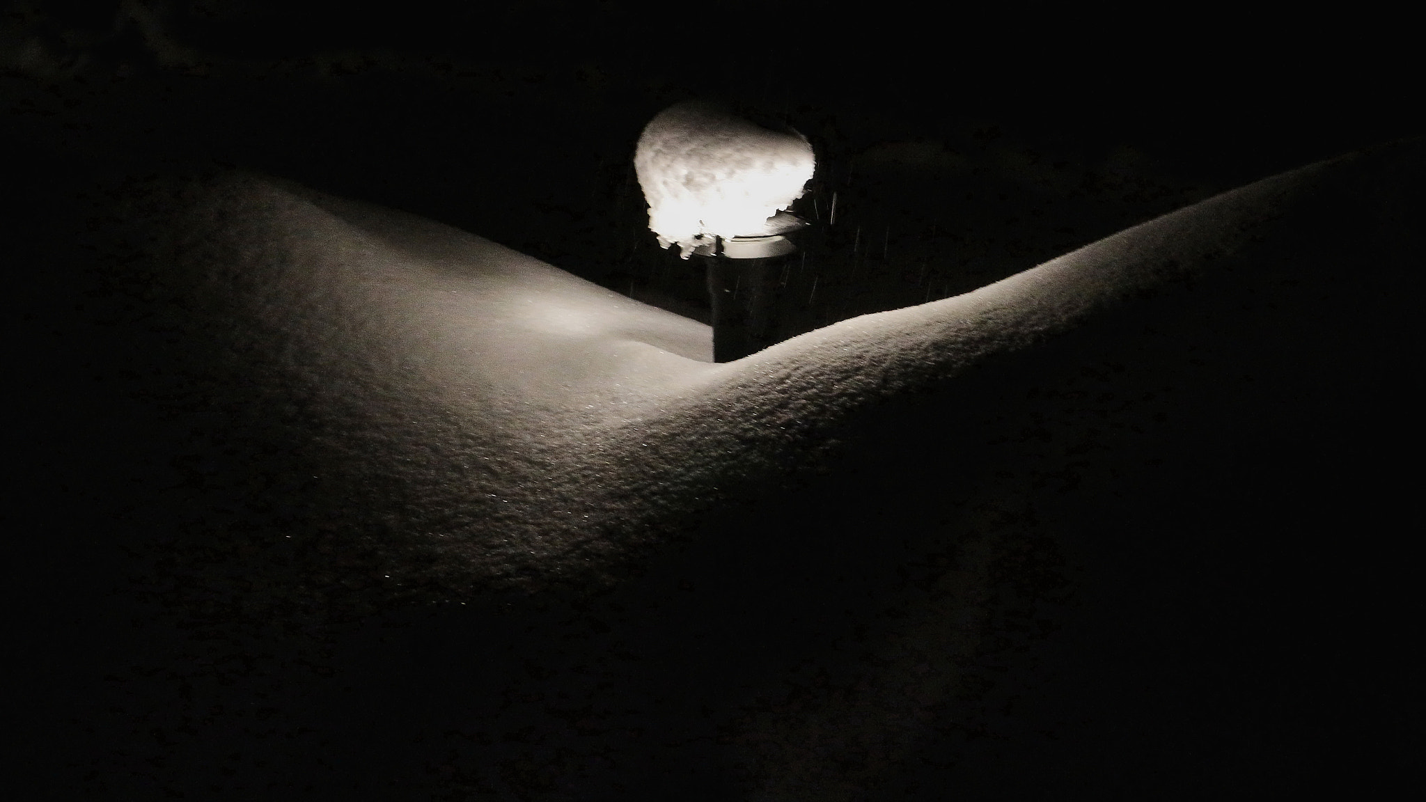 Canon EOS sample photo. Lantern and snow photography