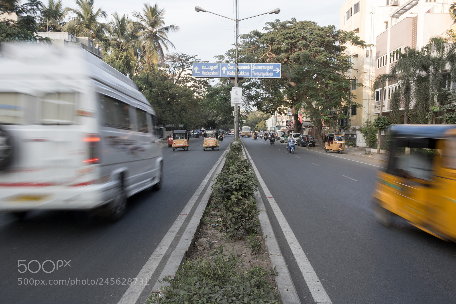 Canon EOS 750D (EOS Rebel T6i / EOS Kiss X8i) sample photo. Fast track photography