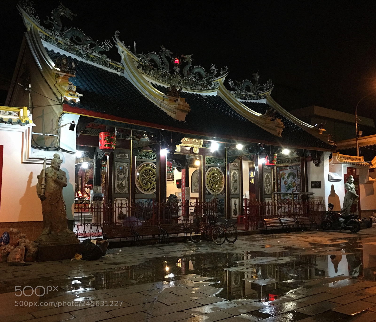 Apple iPhone 6s Plus sample photo. Temple reflection photography