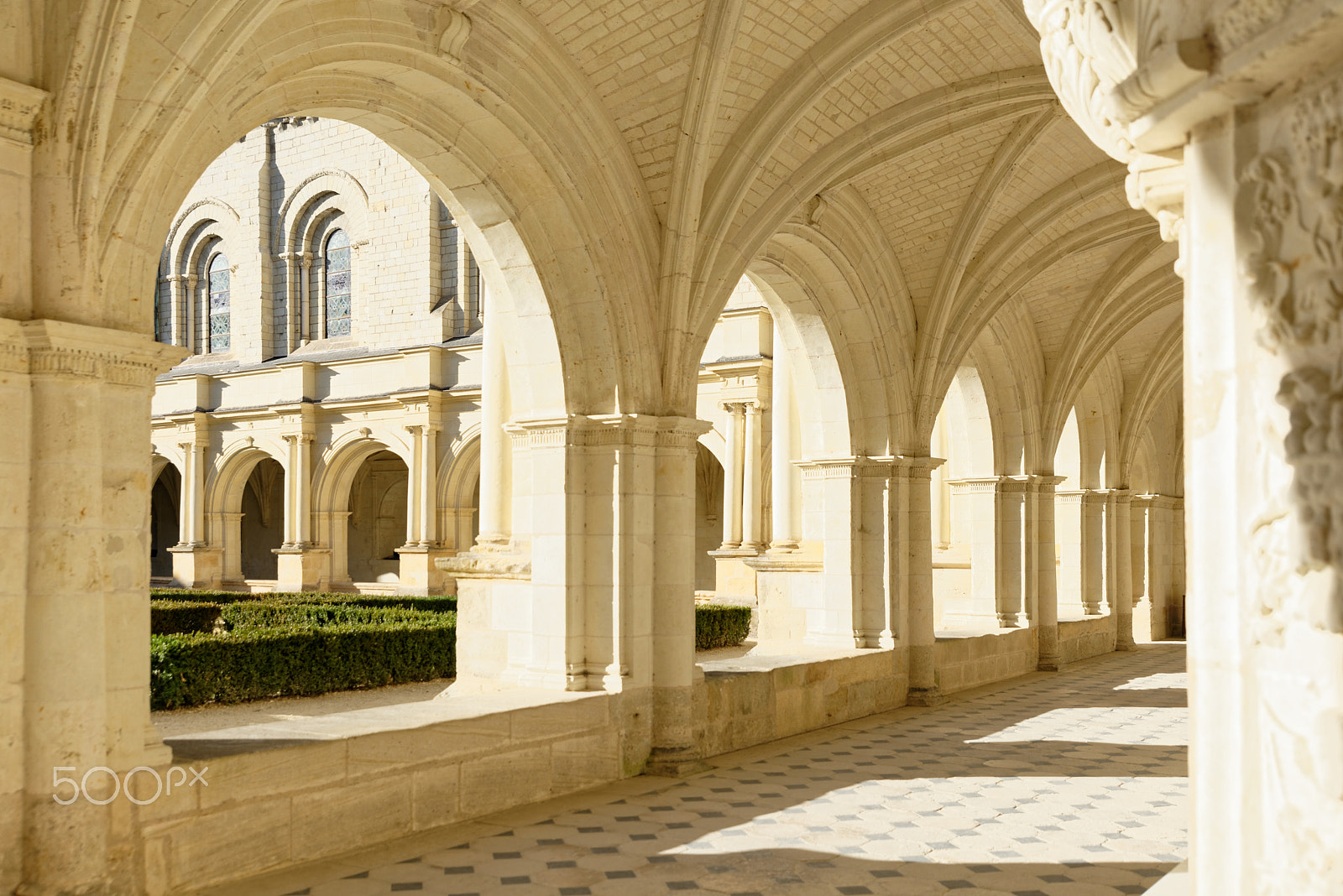 Nikon D810 sample photo. Fontevraud, abbaye fontevraud, kreuzgang photography