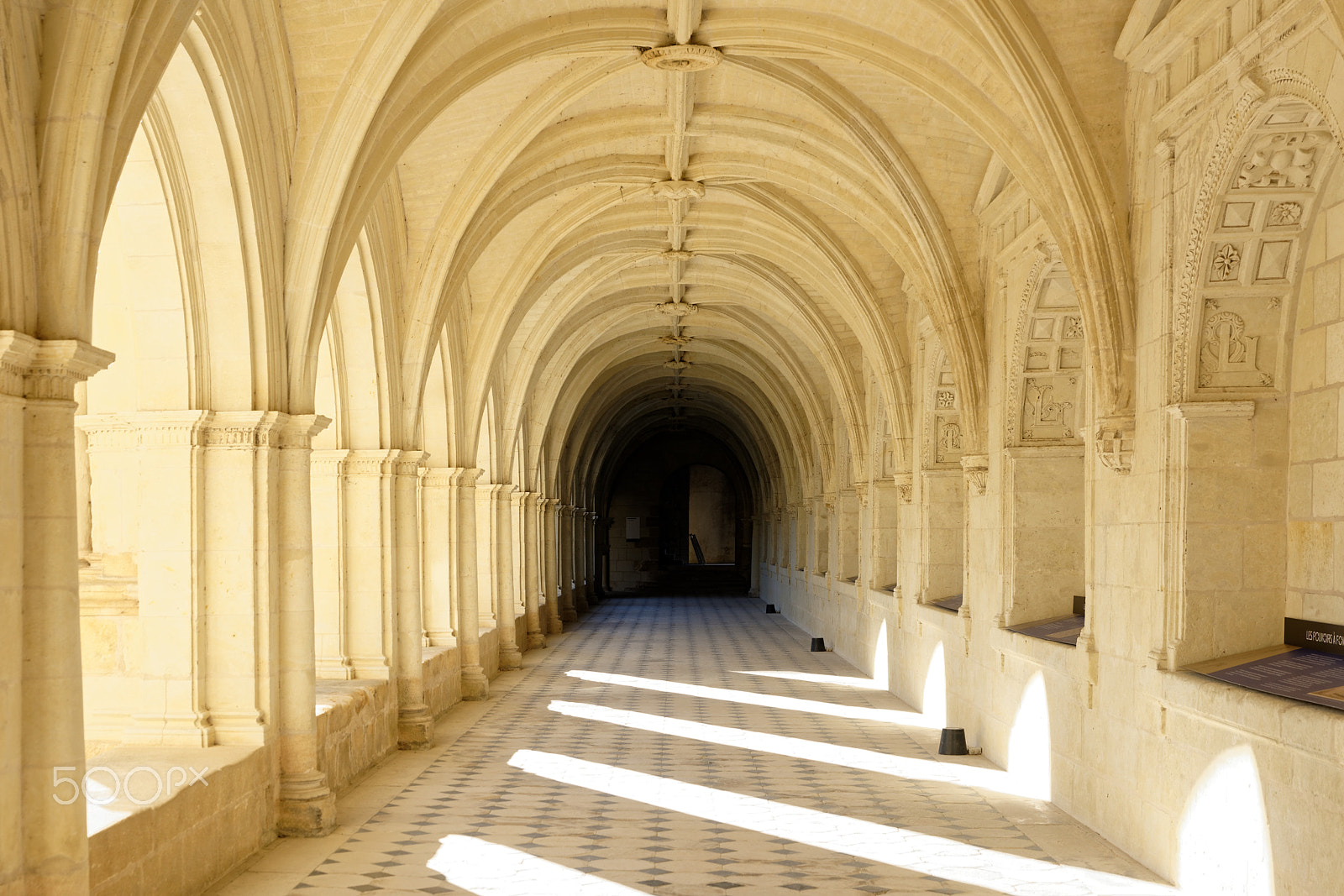 Tamron SP 24-70mm F2.8 Di VC USD sample photo. Fontevraud, abbaye fontevraud, kreuzgang photography