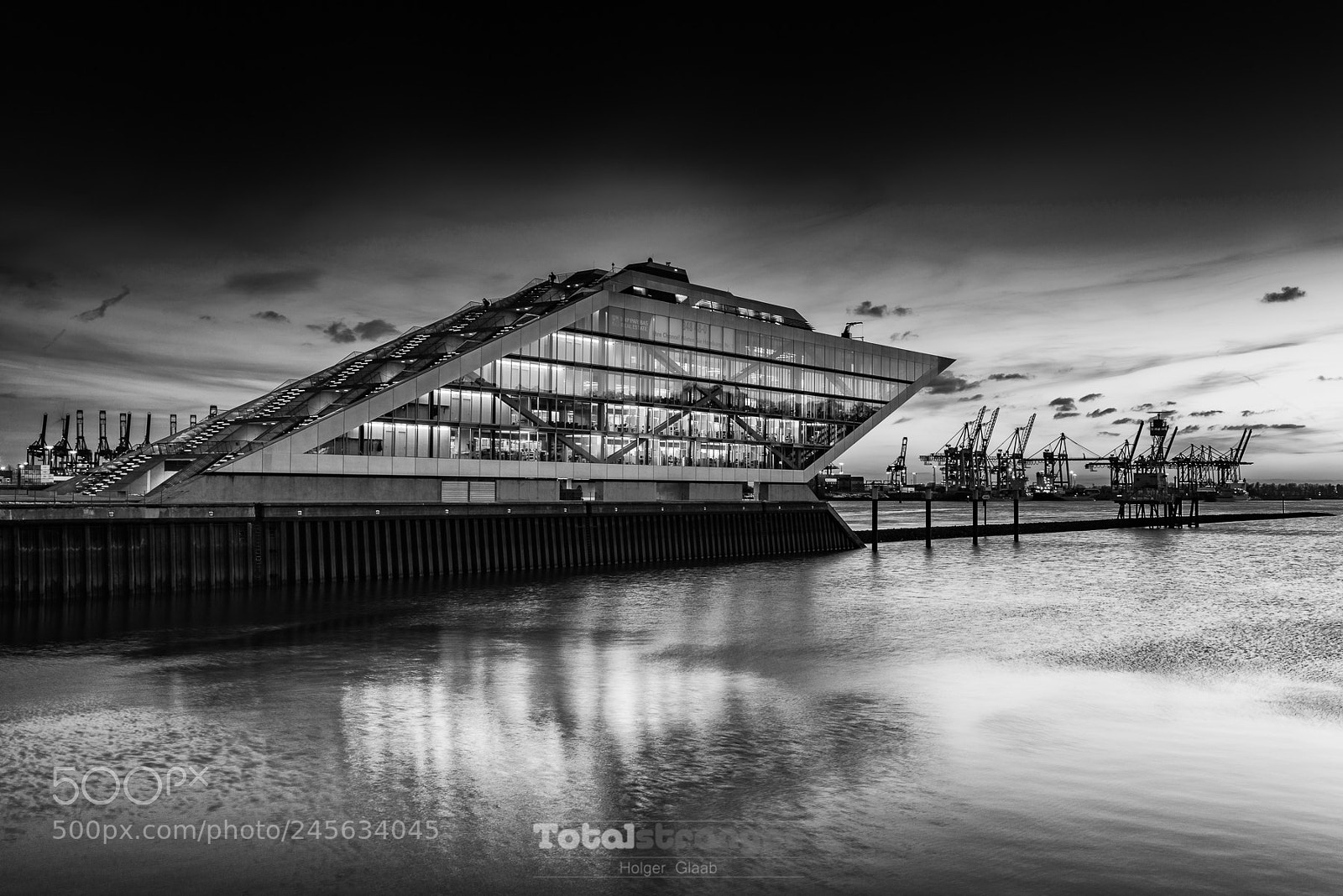 Nikon D800 sample photo. Hamburg classic ii silver photography