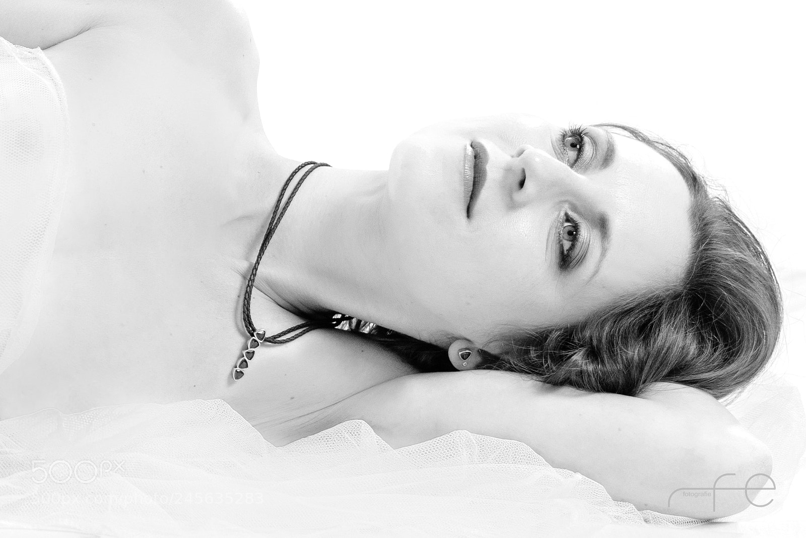 Nikon D800 sample photo. Frau in weiß photography