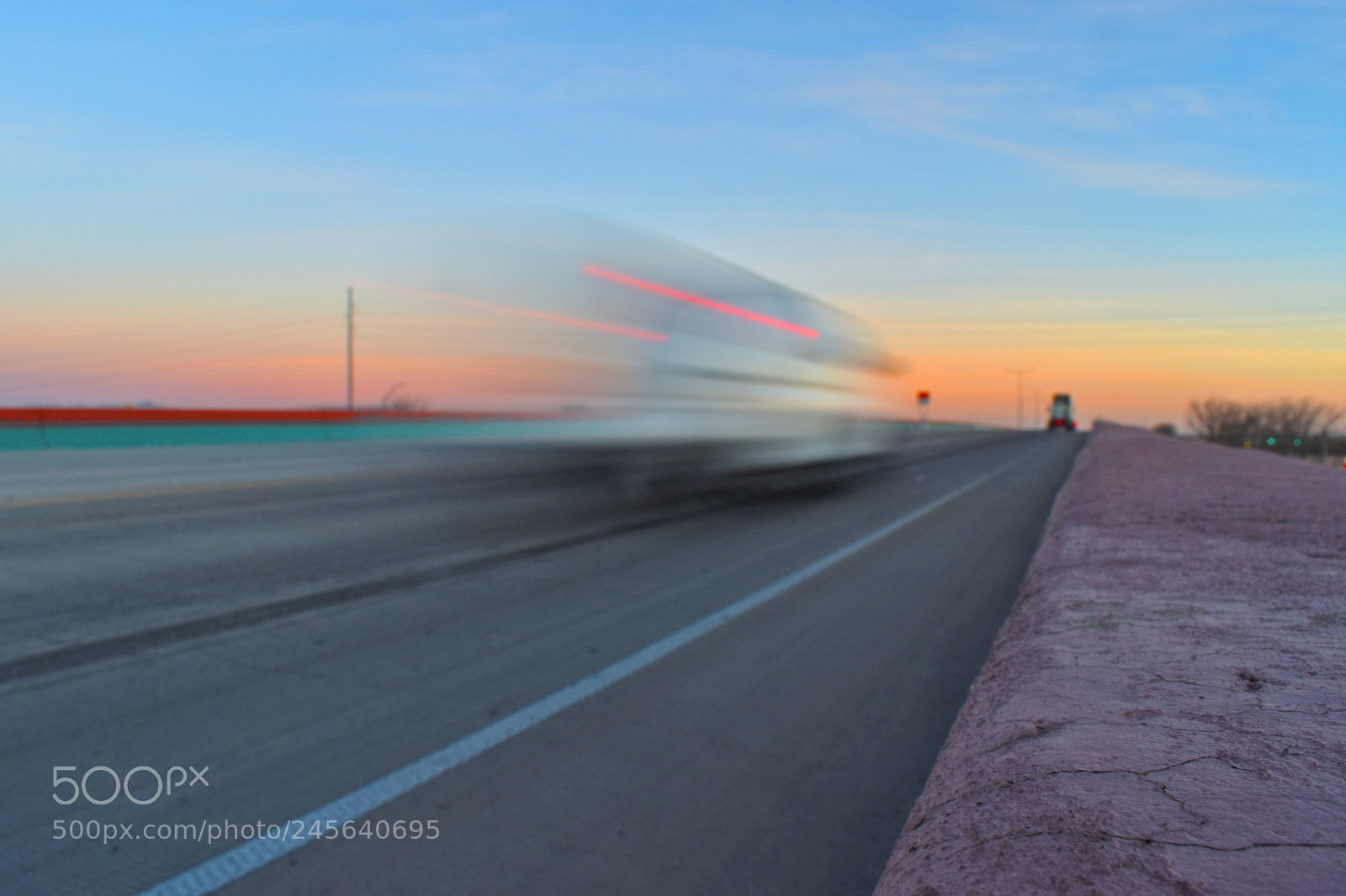 Nikon D5600 sample photo. Rushing through the loop photography