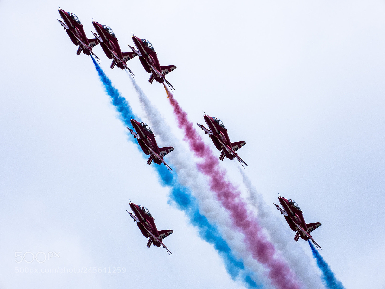 Panasonic Lumix DMC-GH4 sample photo. Red arrows - red photography