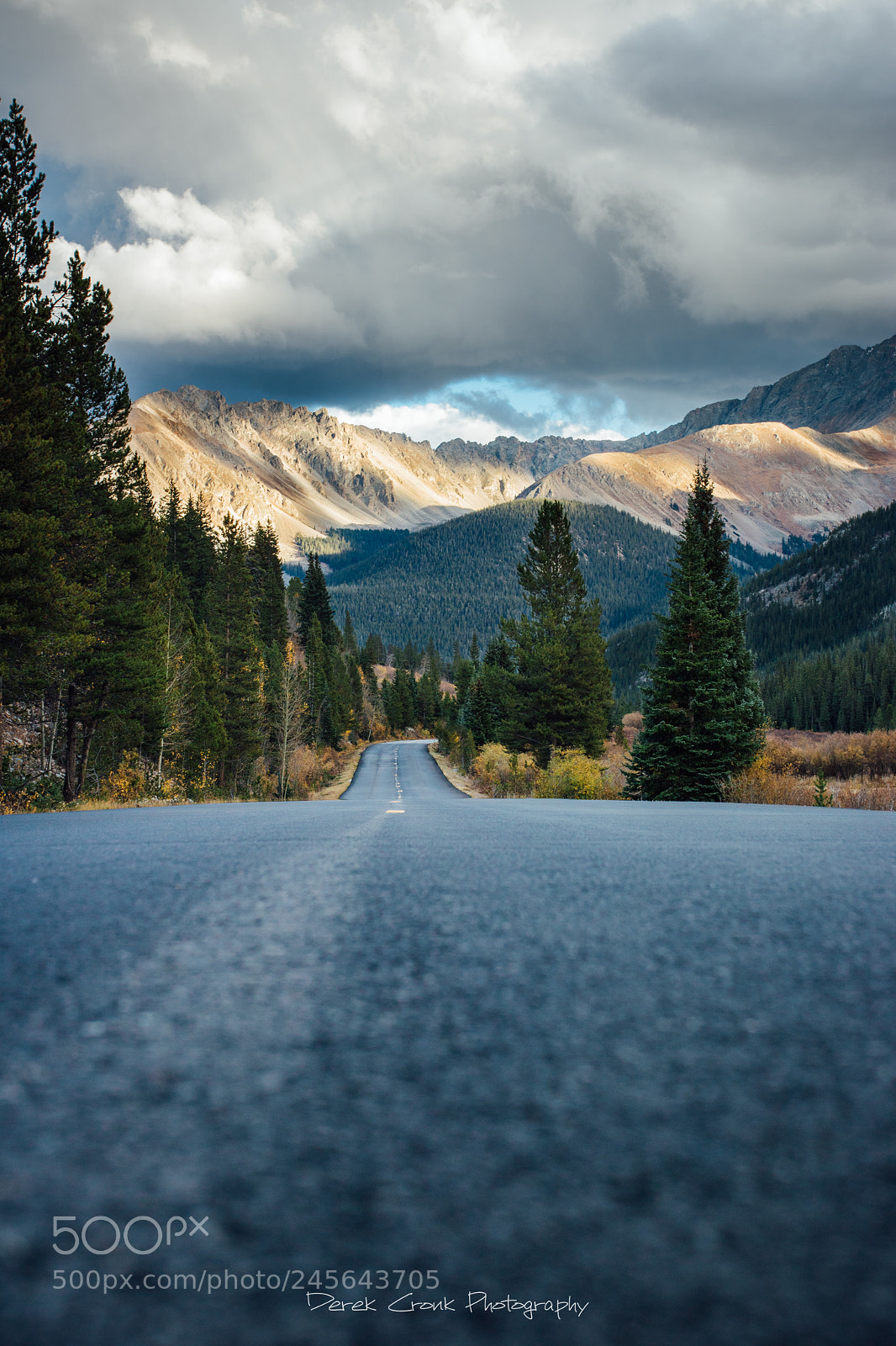 Canon EOS 750D (EOS Rebel T6i / EOS Kiss X8i) sample photo. The road ahead photography