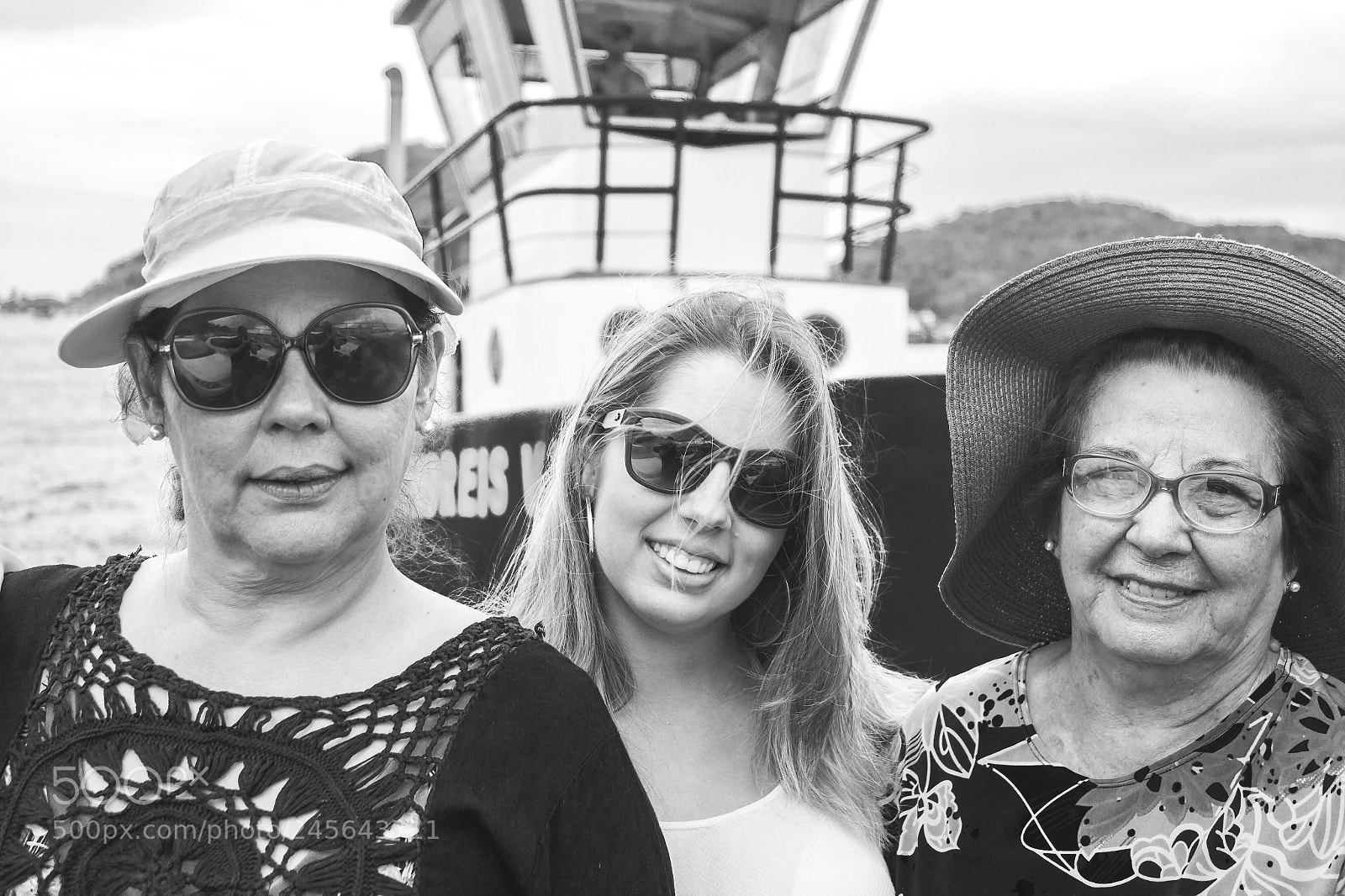 Canon EOS 650D (EOS Rebel T4i / EOS Kiss X6i) sample photo. Family trip photography