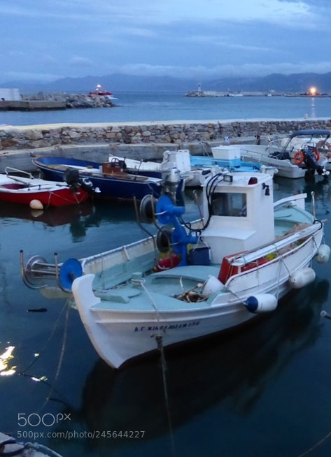 Panasonic Lumix DMC-ZS30 (Lumix DMC-TZ40) sample photo. By the sea photography