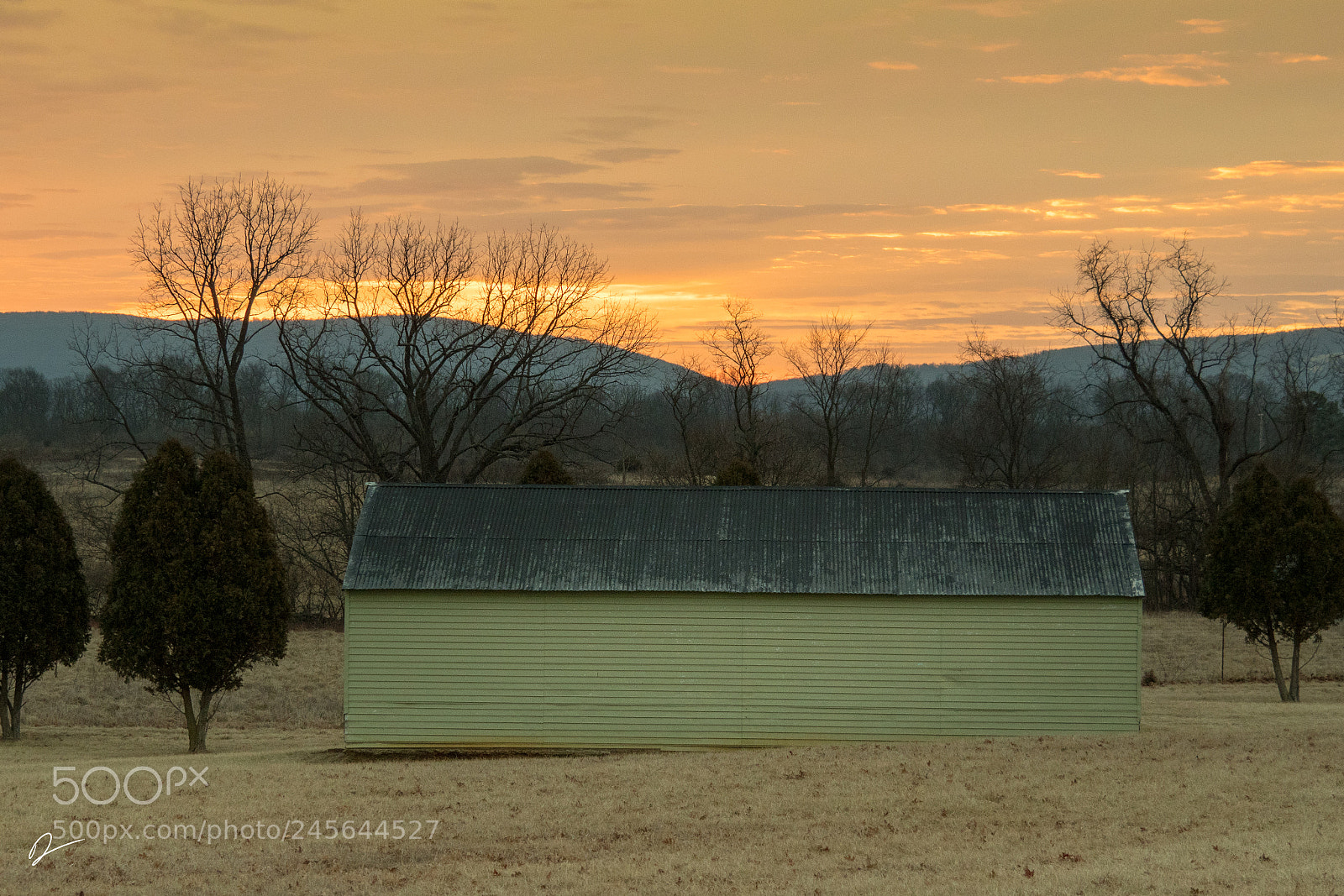 Olympus PEN-F sample photo. Barn at the arboretum photography