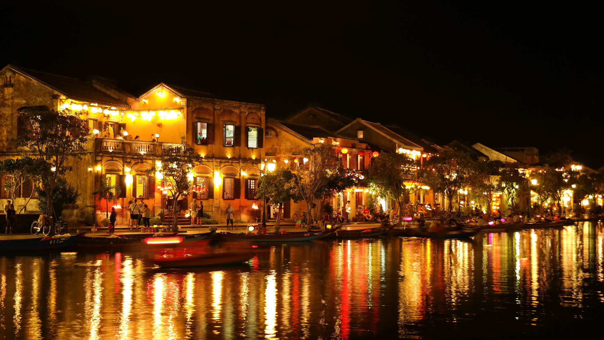 Samsung NX300M sample photo. Lights of hoi an photography