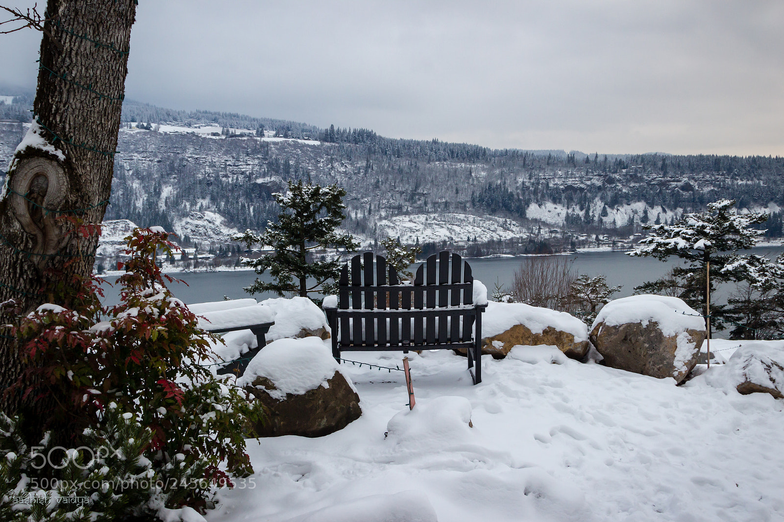 Canon EOS 600D (Rebel EOS T3i / EOS Kiss X5) sample photo. Empty bench photography